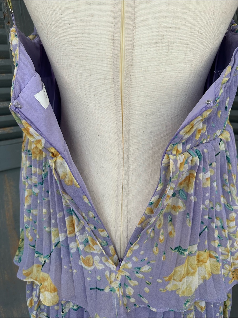 ASTR The Label Zaida Tiered Pleated Side Slit Maxi Dress Lavender Yellow Sz M - Picture 13 of 16